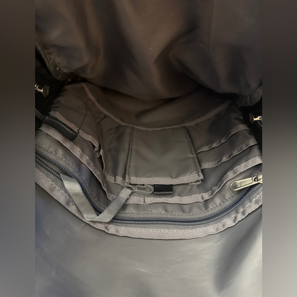 The North Face Black Yavapai Backpack - Picture 4 of 4